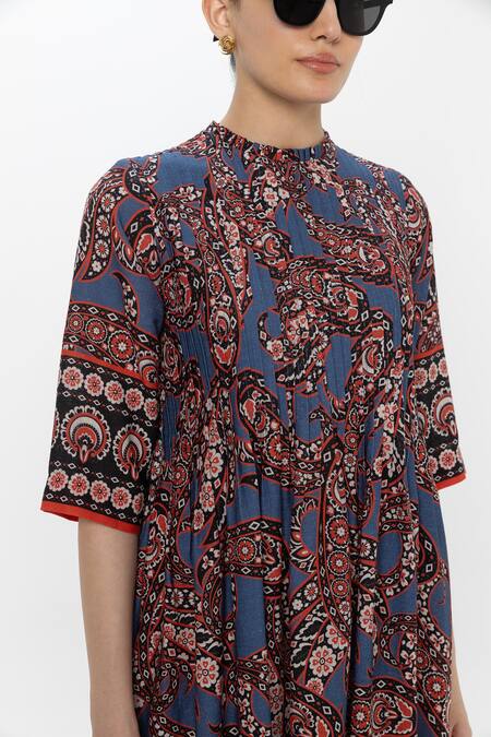 Shop SOBARIKO Blue Linen Round Neck Deniz Pleated Midi Dress Online at Aza Fashions Shop_SOBARIKO_Blue Linen Round Neck Deniz Pleated Midi Dress _Online_at_Aza_Fashions