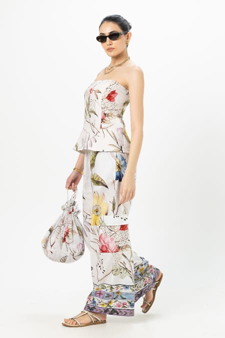 Buy SOBARIKO White Linen Off-shoulder, Bandeau Neck Floral Print Strapless Co-ord Set Online at Aza Fashions Buy_SOBARIKO_White Linen Off-shoulder, Bandeau Neck Floral Print Strapless Co-ord Set _Online_at_Aza_Fashions