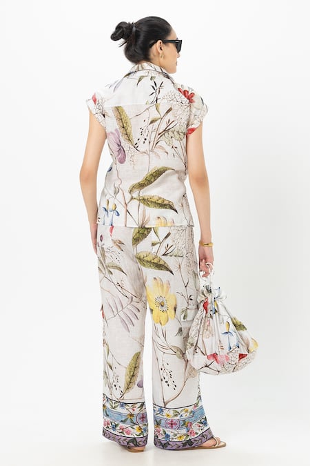 Shop SOBARIKO White Linen Collared Alicia Twist Floral Co-ord Set at Aza Fashions Shop_SOBARIKO_White Linen Collared Alicia Twist Floral Co-ord Set _at_Aza_Fashions