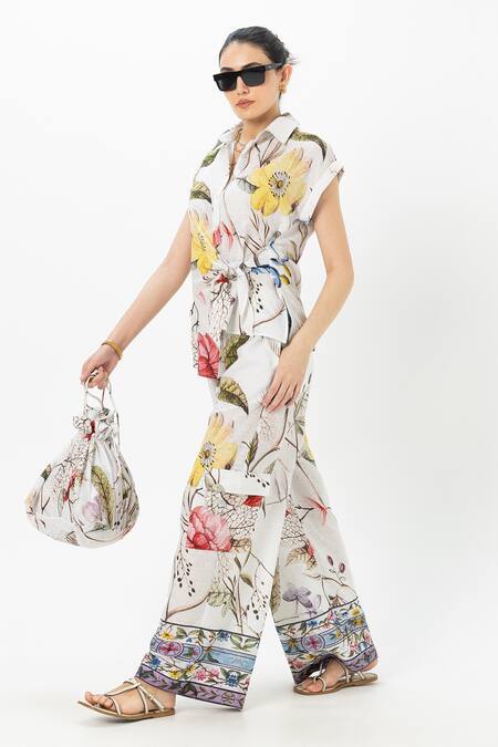 Buy SOBARIKO White Linen Collared Alicia Twist Floral Co-ord Set Online at Aza Fashions Buy_SOBARIKO_White Linen Collared Alicia Twist Floral Co-ord Set _Online_at_Aza_Fashions