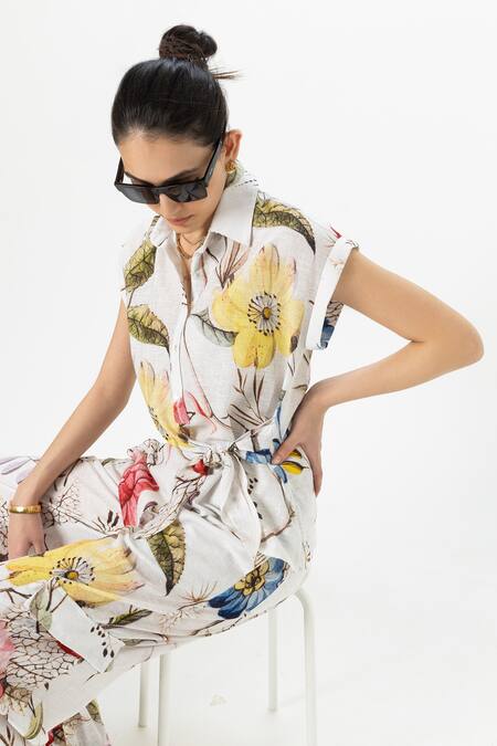 Shop SOBARIKO White Linen Collared Alicia Twist Floral Co-ord Set Online at Aza Fashions Shop_SOBARIKO_White Linen Collared Alicia Twist Floral Co-ord Set _Online_at_Aza_Fashions