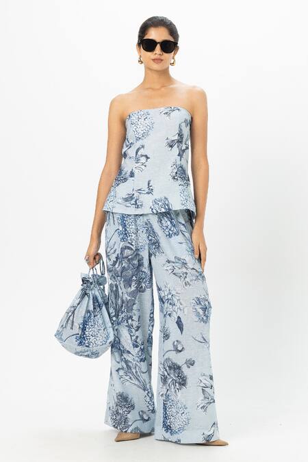 Buy SOBARIKO Blue Linen Bandeau Neck Floral Print Strapless Co-ord Set Online at Aza Fashions Buy_SOBARIKO_Blue Linen Bandeau Neck Floral Print Strapless Co-ord Set _Online_at_Aza_Fashions