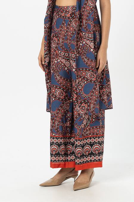 Buy SOBARIKO Blue Linen Open , Crew Deniz Layered Co-ord Set Online at Aza Fashions Buy_SOBARIKO_Blue Linen Open , Crew Deniz Layered Co-ord Set _Online_at_Aza_Fashions