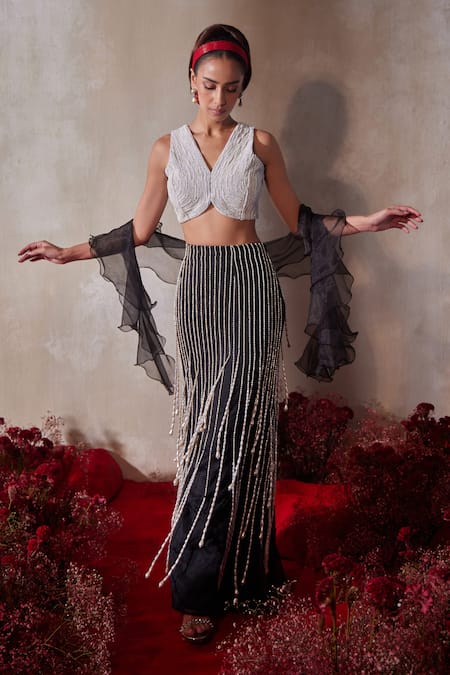 Buy_Tarini Vij_Black Organza Pearls, Embroidery V-neck Lehenga Set _Online_at_Aza_Fashions