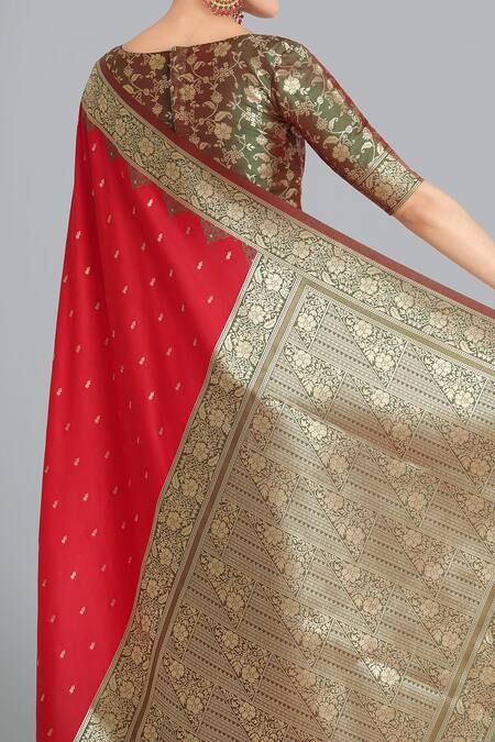 Buy_Naintara Bajaj_Red Brocade, Silk Embroidery Round Neck Banarasi Saree Set 