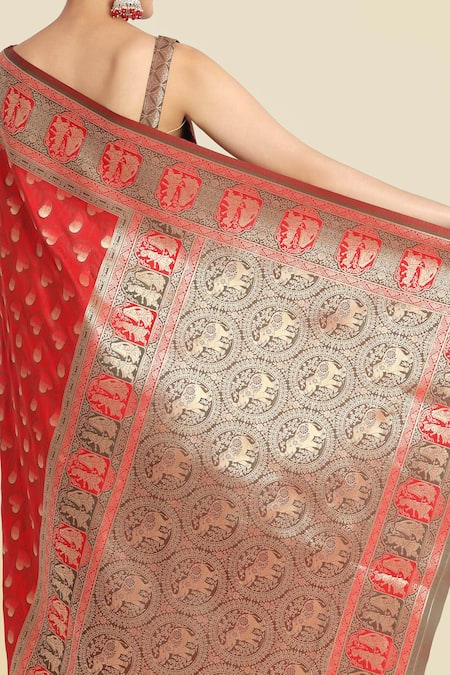Shop Naintara Bajaj Red Brocade, Silk Zari V-neck Banarasi Saree Set Shop_Naintara Bajaj_Red Brocade, Silk Zari V-neck Banarasi Saree Set