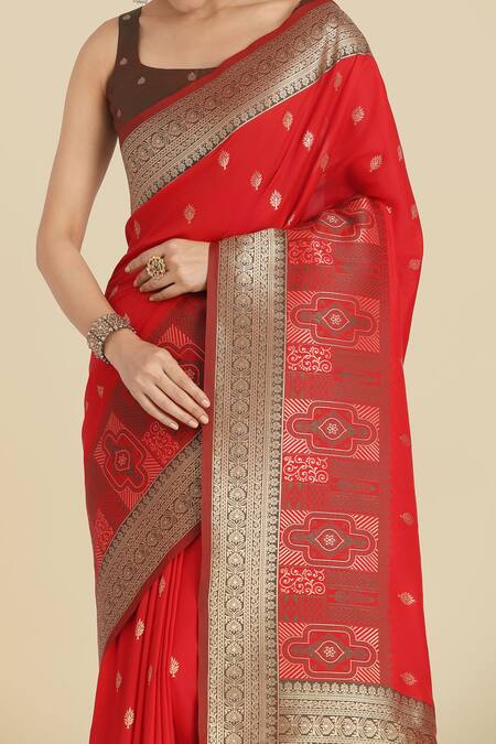 Shop Naintara Bajaj Red Zari, Embroidery Square Neck Banarasi Silk Saree Set Online at Aza Fashions Shop_Naintara Bajaj_Red Zari, Embroidery Square Neck Banarasi Silk Saree Set _Online_at_Aza_Fashions