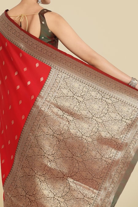 Buy Naintara Bajaj Red Zari, Embroidery Square Neck Banarasi Silk Saree Set Buy_Naintara Bajaj_Red Zari, Embroidery Square Neck Banarasi Silk Saree Set
