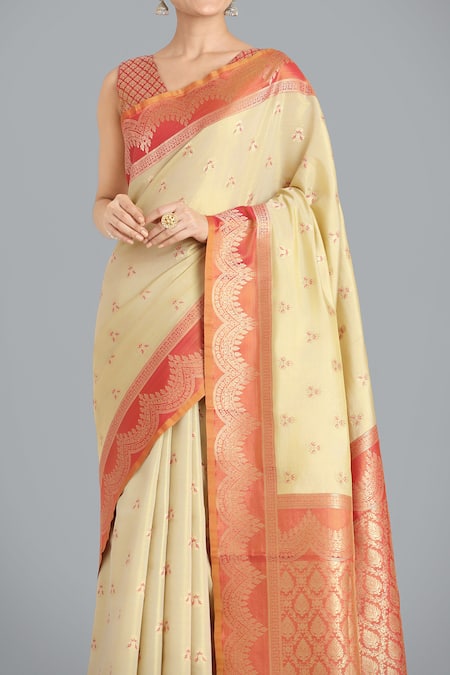 Naintara Bajaj Cream Embroidery V-neck Banarasi Tissue Silk Saree Set Online at Aza Fashions Naintara Bajaj_Cream Embroidery V-neck Banarasi Tissue Silk Saree Set _Online_at_Aza_Fashions