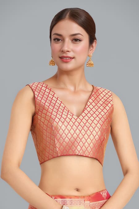 Buy Naintara Bajaj Cream Embroidery V-neck Banarasi Tissue Silk Saree Set Buy_Naintara Bajaj_Cream Embroidery V-neck Banarasi Tissue Silk Saree Set