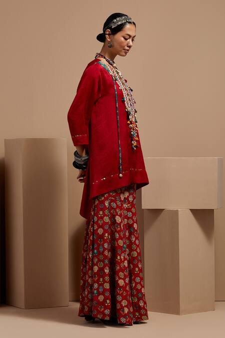 Aseem Kapoor Maroon Crepe Beads Round Neck Resham Embroidered Kurta Set Online at Aza Fashions Aseem Kapoor_Maroon Crepe Beads Round Neck Resham Embroidered Kurta Set _Online_at_Aza_Fashions