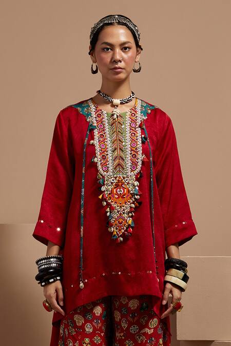 Buy Aseem Kapoor Maroon Crepe Beads Round Neck Resham Embroidered Kurta Set Online at Aza Fashions Buy_Aseem Kapoor_Maroon Crepe Beads Round Neck Resham Embroidered Kurta Set _Online_at_Aza_Fashions