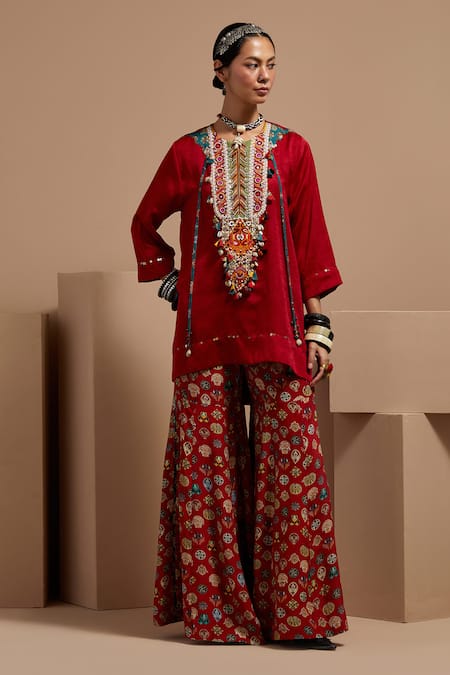 Aseem Kapoor Maroon Crepe Beads Round Neck Resham Embroidered Kurta Set 