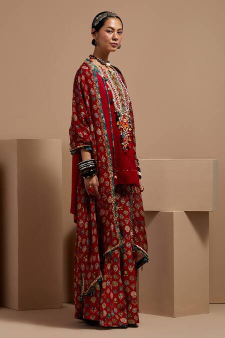 Aseem Kapoor Maroon Crepe, Silk Beads Round Neck Resham Embroidered Kurta Set Online at Aza Fashions Aseem Kapoor_Maroon Crepe, Silk Beads Round Neck Resham Embroidered Kurta Set _Online_at_Aza_Fashions