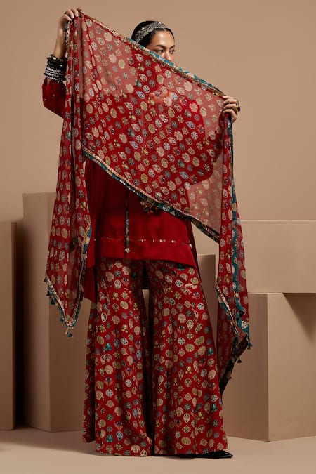 Shop Aseem Kapoor Maroon Crepe, Silk Beads Round Neck Resham Embroidered Kurta Set at Aza Fashions Shop_Aseem Kapoor_Maroon Crepe, Silk Beads Round Neck Resham Embroidered Kurta Set _at_Aza_Fashions