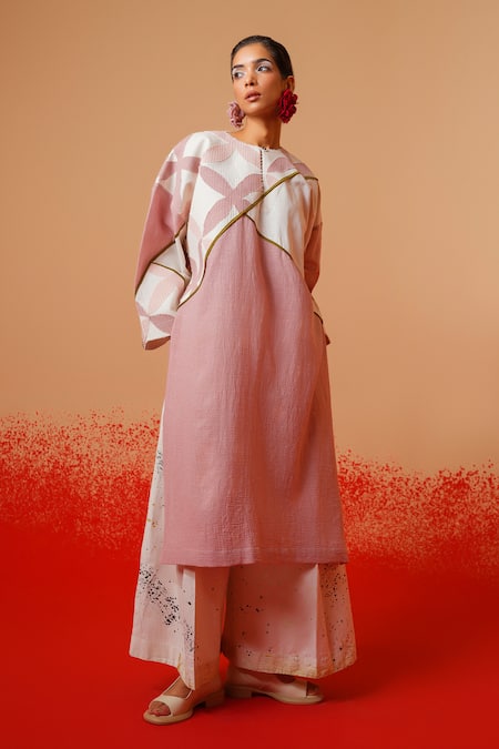 Stoique_Pink Cotton Round Neck Crushed Rose Kurta _Online_at_Aza_Fashions