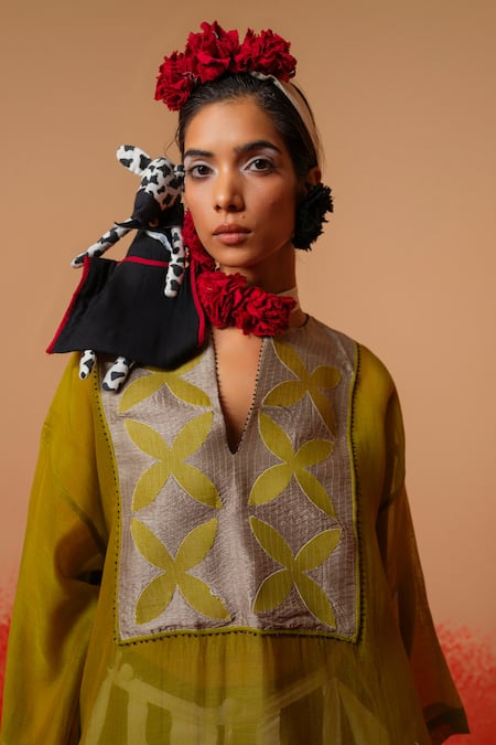 Buy Stoique Green Cotton, Chanderi Embroidery V-neck Moss Designer Kurta Buy_Stoique_Green Cotton, Chanderi Embroidery V-neck Moss Designer Kurta