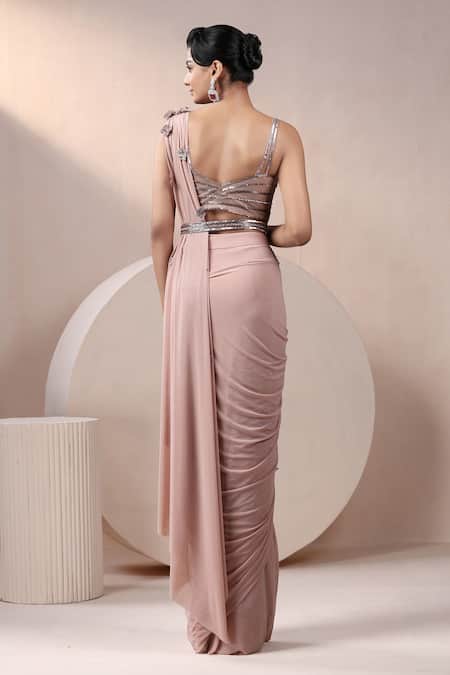 Chaashni By Maansi And Ketan Peach Designer Pre-Draped Saree Set 