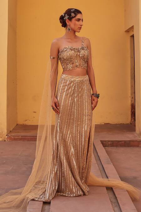 Shop Label Moni K Gold Net, Chanderi Sequins, Embroidery, Beads Sweetheart Neck Fusion Lehenga Set Online at Aza Fashions Shop_Label Moni K_Gold Net, Chanderi Sequins, Embroidery, Beads Sweetheart Neck Fusion Lehenga Set _Online_at_Aza_Fashions