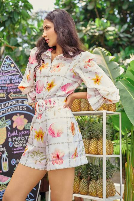 Verano By Tanya White Cotton, Linen Floral Print Alani Shorts With Belt Online at Aza Fashions Verano By Tanya_White Cotton, Linen Floral Print Alani Shorts With Belt _Online_at_Aza_Fashions