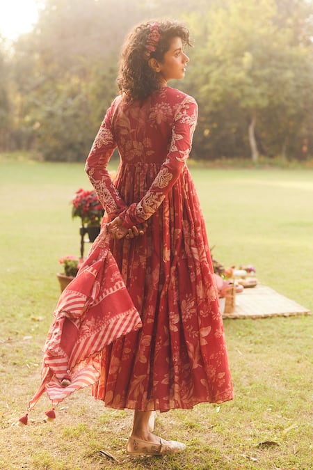 Paulmi And Harsh Floral Print Anarkali Maxi Dress & Scarf 