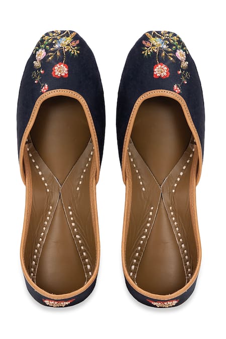 5elements Embroidered Naina Jutti