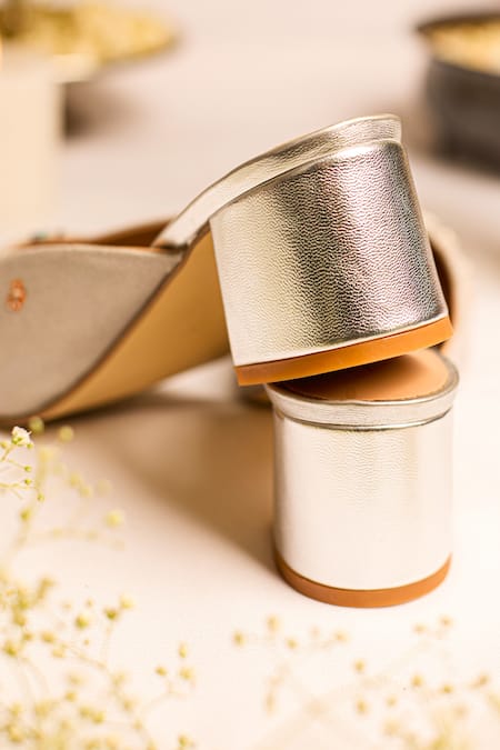 Buy_5elements_Beige Embroidery Mule Heels 