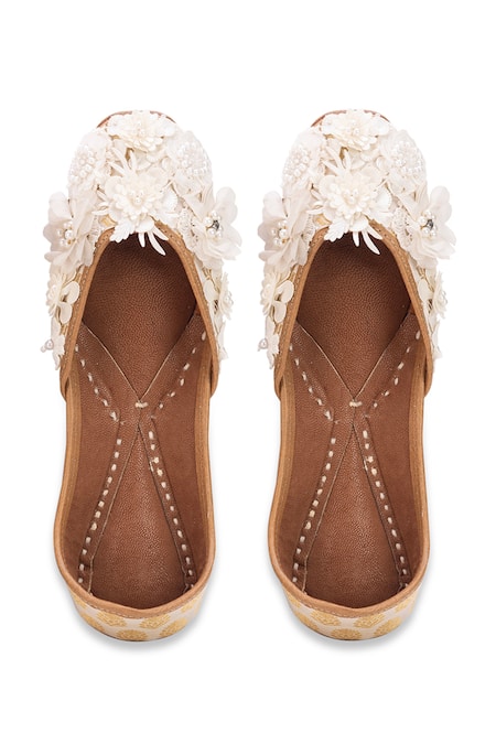 Shop_5elements_Off White Designer Niva Jutti _Online_at_Aza_Fashions