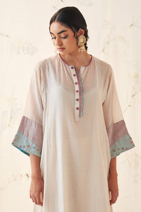 Shop Janki India Ivory Chanderi, Silk, Organza Embroidery Split V-neck Kurta Set Shop_Janki India_Ivory Chanderi, Silk, Organza Embroidery Split V-neck Kurta Set