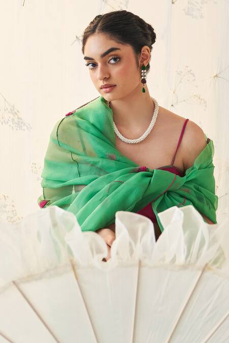 Buy Janki India Emerald Green Organza, Chanderi, Cotton Embroidery Sweetheart Neck Saree Set Buy_Janki India_Emerald Green Organza, Chanderi, Cotton Embroidery Sweetheart Neck Saree Set