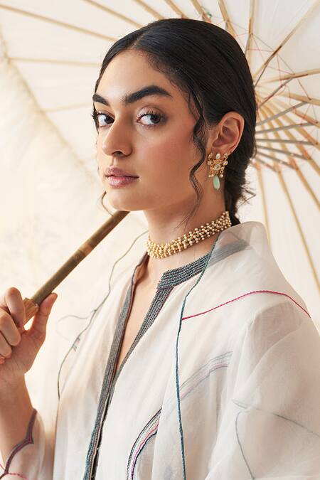 Janki India Ivory Organza, Chanderi Embroidery Split V-neck Kurta Set With Dupatta Online at Aza Fashions Janki India_Ivory Organza, Chanderi Embroidery Split V-neck Kurta Set With Dupatta _Online_at_Aza_Fashions