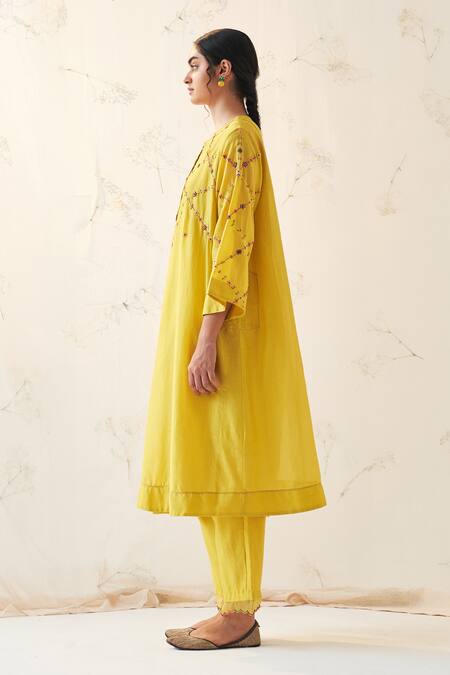 Buy Janki India Yellow Chanderi, Organza Embroidery Round Neck Kurta Pant Set Online at Aza Fashions Buy_Janki India_Yellow Chanderi, Organza Embroidery Round Neck Kurta Pant Set _Online_at_Aza_Fashions