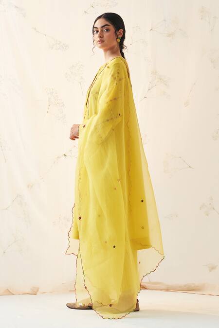 Shop Janki India Yellow Chanderi, Organza Embroidery Round Neck Kurta Pant Set Shop_Janki India_Yellow Chanderi, Organza Embroidery Round Neck Kurta Pant Set