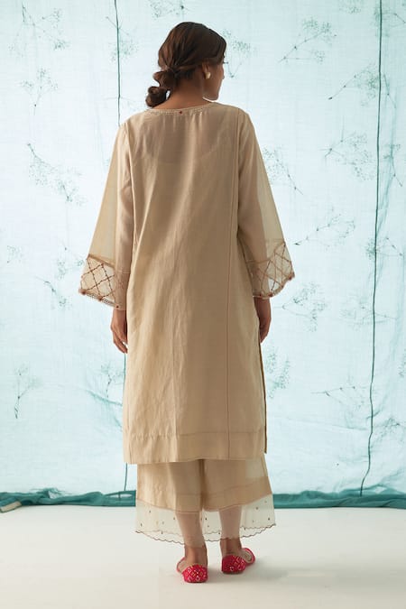 Janki India Beige Chanderi, Organza Beads, Embroidery Split V-neck Kurta Set Online at Aza Fashions Janki India_Beige Chanderi, Organza Beads, Embroidery Split V-neck Kurta Set _Online_at_Aza_Fashions
