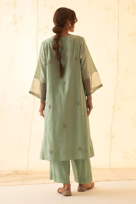 Shop Janki India Aqua Chanderi, Organza Embroidery Split V-neck Floral Motif Kurta Set at Aza Fashions Shop_Janki India_Aqua Chanderi, Organza Embroidery Split V-neck Floral Motif Kurta Set _at_Aza_Fashions