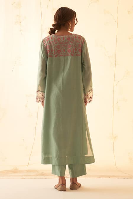 Shop Janki India Aqua Chanderi, Organza Embroidery V-neck Pink Kurta Set at Aza Fashions Shop_Janki India_Aqua Chanderi, Organza Embroidery V-neck Pink Kurta Set _at_Aza_Fashions