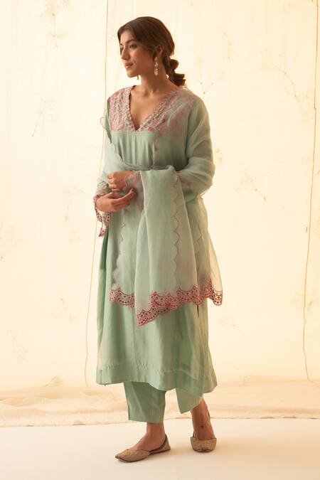 Buy Janki India Aqua Chanderi, Organza Embroidery V-neck Pink Kurta Set Online at Aza Fashions Buy_Janki India_Aqua Chanderi, Organza Embroidery V-neck Pink Kurta Set _Online_at_Aza_Fashions