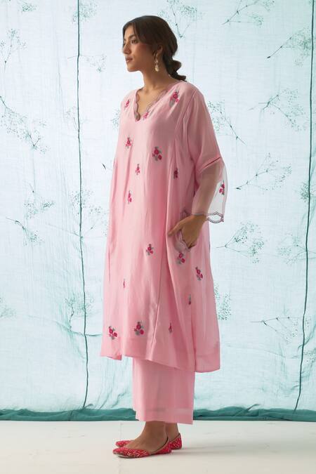 Buy Janki India Pink Chanderi, Organza Embroidery V-neck Floral Kurta Set Online at Aza Fashions Buy_Janki India_Pink Chanderi, Organza Embroidery V-neck Floral Kurta Set _Online_at_Aza_Fashions