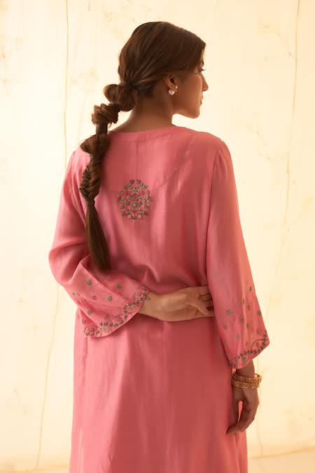 Janki India Pink Chanderi, Organza Embroidery Round Neck Multicolour Kurta Set Online at Aza Fashions Janki India_Pink Chanderi, Organza Embroidery Round Neck Multicolour Kurta Set _Online_at_Aza_Fashions