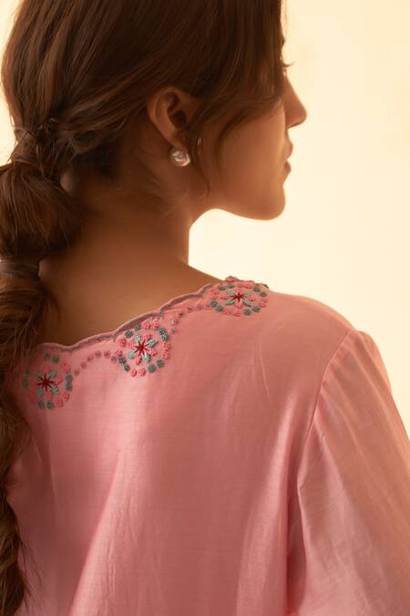 Shop Janki India Pink Chanderi, Organza Embroidery Round Neck Multi Thread Kurta Set Shop_Janki India_Pink Chanderi, Organza Embroidery Round Neck Multi Thread Kurta Set