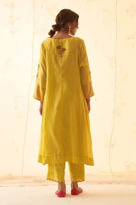 Shop Janki India Yellow Chanderi, Organza Embroidery, Sequins Round Neck Kurta Set With Dupatta at Aza Fashions Shop_Janki India_Yellow Chanderi, Organza Embroidery, Sequins Round Neck Kurta Set With Dupatta _at_Aza_Fashions