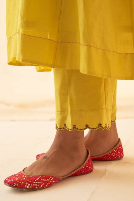 Shop Janki India Yellow Chanderi, Organza Embroidery, Sequins Round Neck Kurta Set With Dupatta Online at Aza Fashions Shop_Janki India_Yellow Chanderi, Organza Embroidery, Sequins Round Neck Kurta Set With Dupatta _Online_at_Aza_Fashions