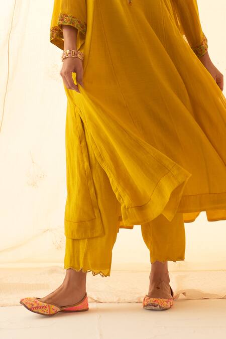 Janki India Yellow Chanderi, Organza Embroidery Round Neck Multicolour Kurta Set at Aza Fashions Janki India_Yellow Chanderi, Organza Embroidery Round Neck Multicolour Kurta Set _at_Aza_Fashions