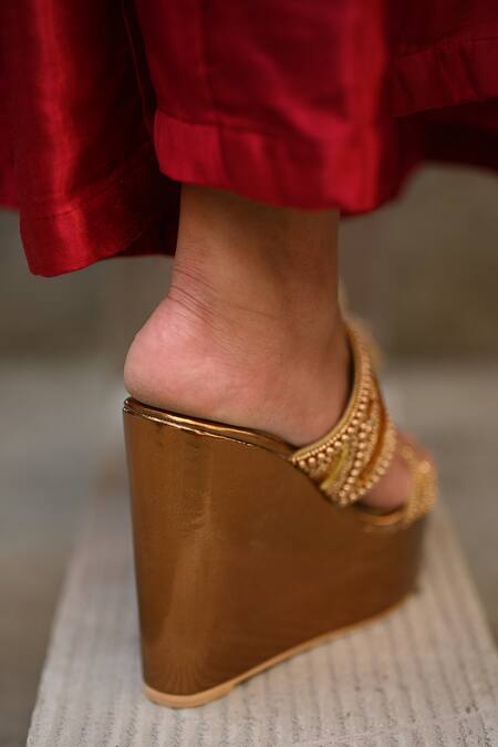 Buy_Miraki_Gold Beads Dual Strap Handwork Wedges 