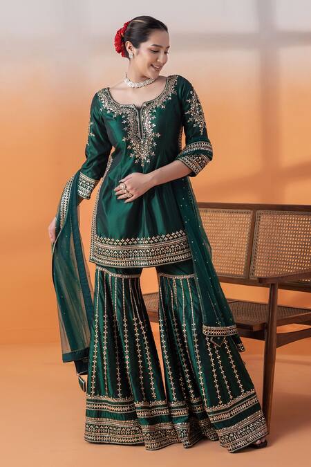 Buy_Raj Arora_Green Net Crystals, Sequins, Cut Work Bottle Silk Applique And Cutdana Kurta Set _Online_at_Aza_Fashions