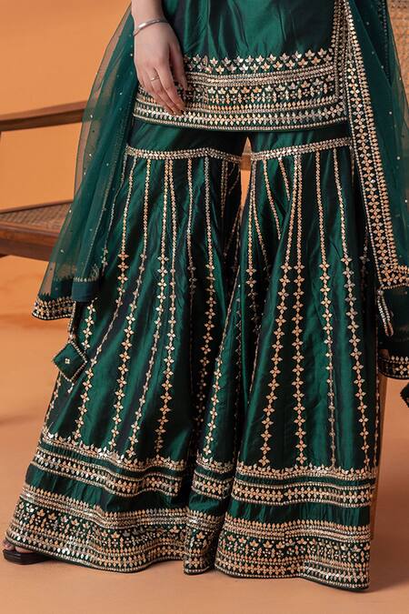 Buy_Raj Arora_Green Net Crystals, Sequins, Cut Work Bottle Silk Applique And Cutdana Kurta Set 