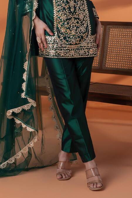 Buy_Raj Arora_Green Net Sequins, Zari Mandarin Collar Bottle Silk Kurta Set 