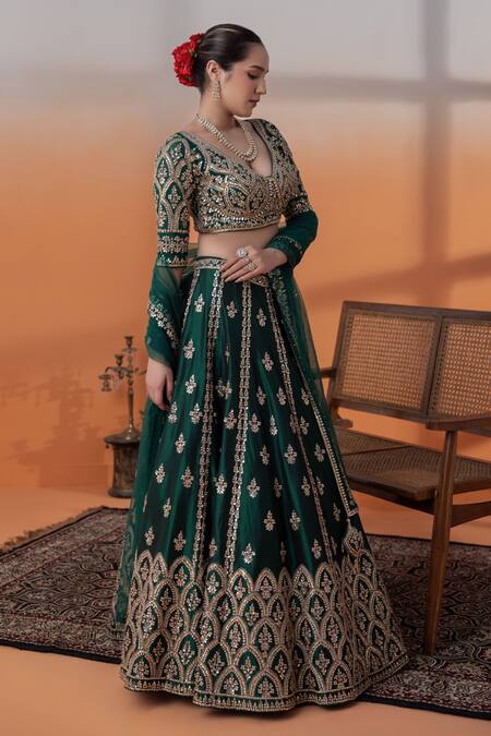 Shop_Raj Arora_Green Organza Pearls, Sequins V-neck Bottle Embellished Lehenga Set _Online_at_Aza_Fashions