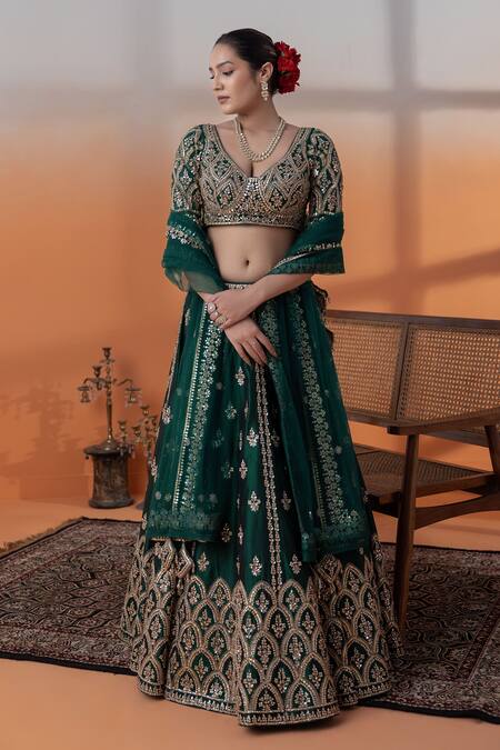 Buy_Raj Arora_Green Organza Pearls, Sequins V-neck Bottle Embellished Lehenga Set 