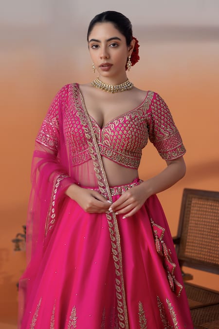 Raj Arora_Pink Crepe, Net Sequins, Pearls, Crystals V-neck Hot Zari And Embellished Set _Online_at_Aza_Fashions